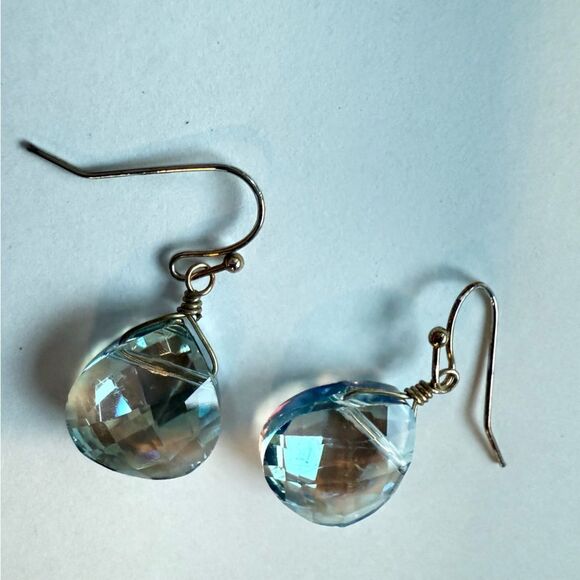 WOMEN’S IRIDESCENT TEARDROP DANGLE EARRINGS – GOLD HOOKS - Picture 12 of 17